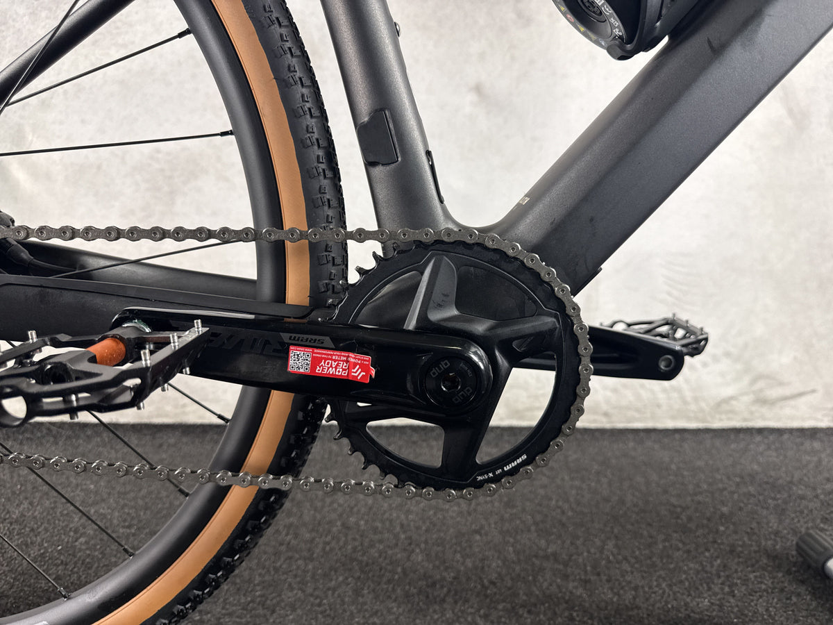 Mondraker Dusty R Grey Carbon Orange gebraucht – Motor von rechts
