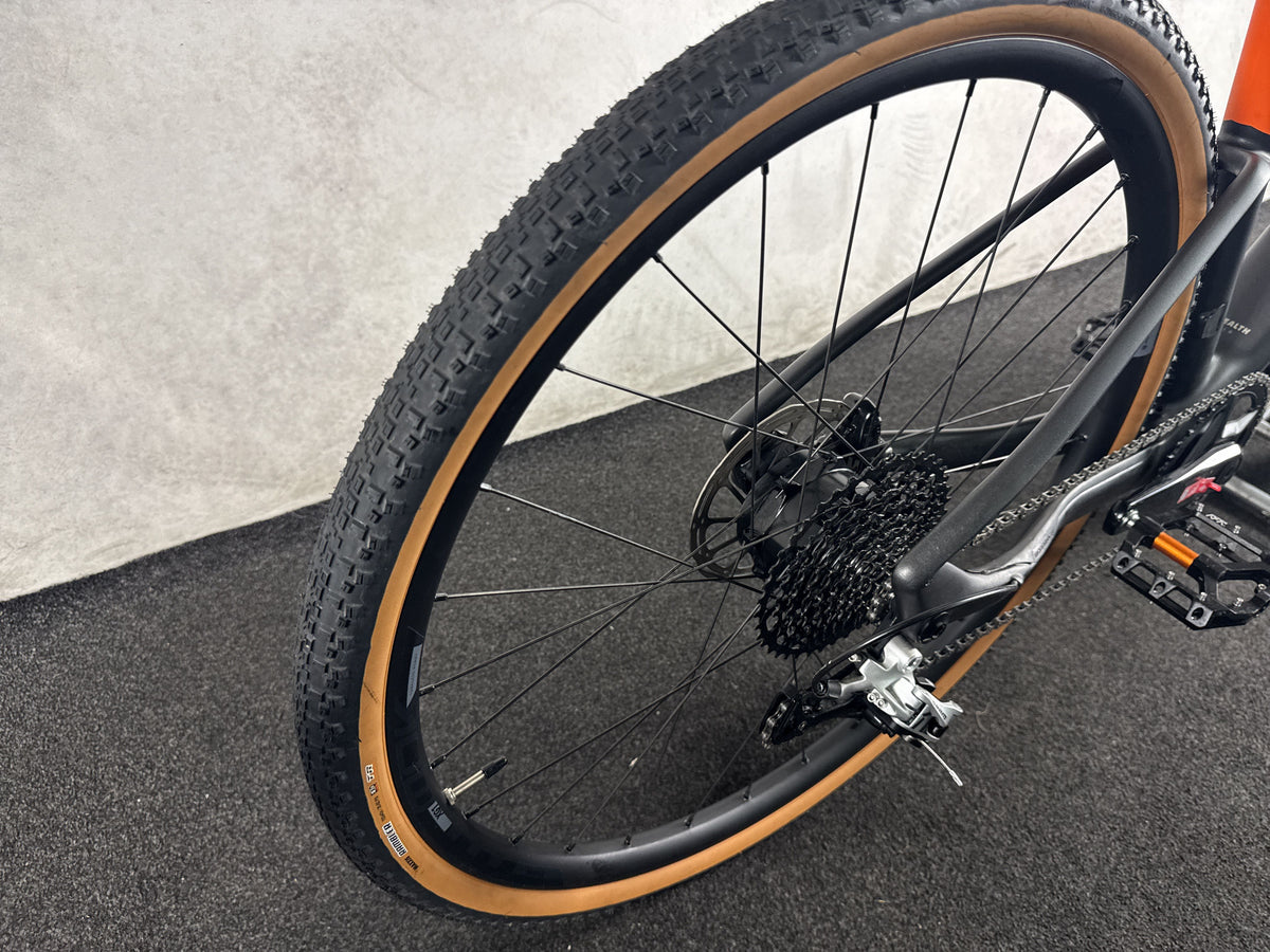 Mondraker Dusty R Grey Carbon Orange gebraucht – Hinterrad