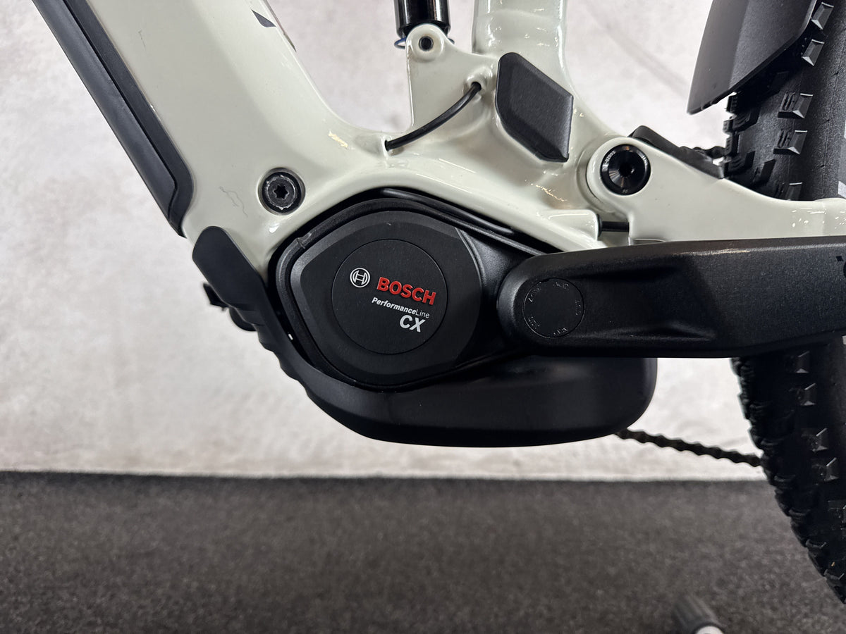 CUBE Stereo Hybrid One22 Pro 800 29 gebraucht – Motor von links