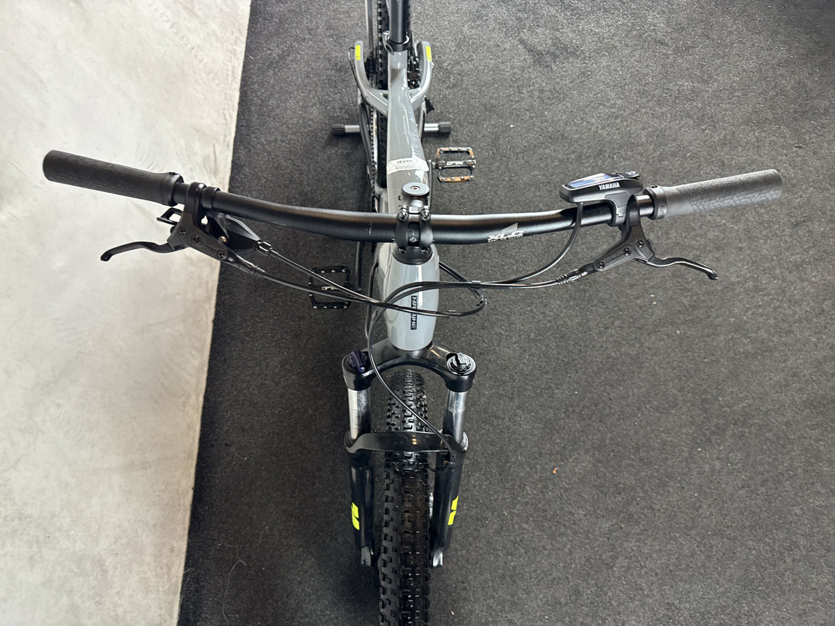 Haibike HardSeven 6 gebraucht – Cockpit von vorne