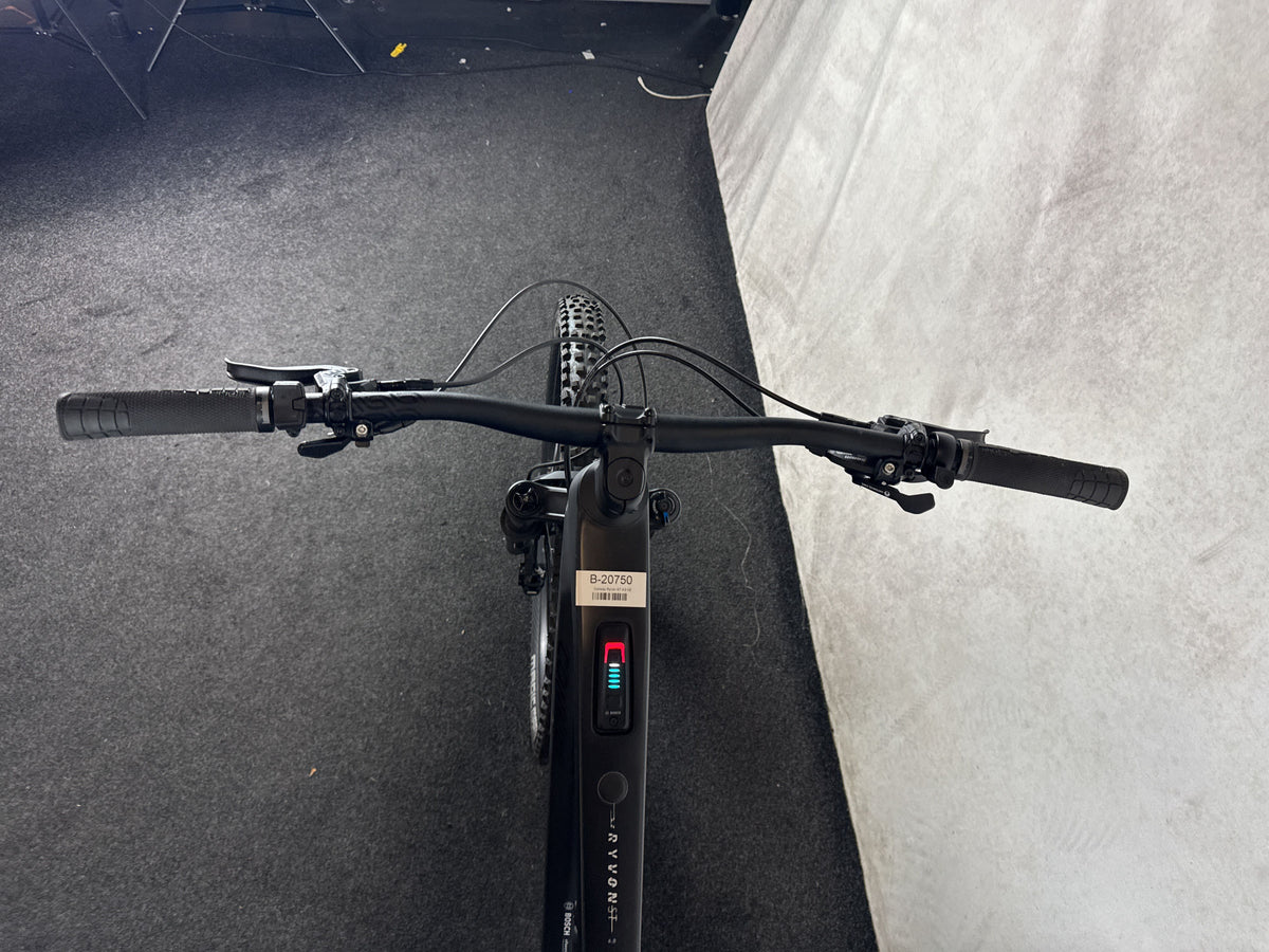 Conway Ryvon ST 4.0 gebraucht – Cockpit aus Fahrersicht