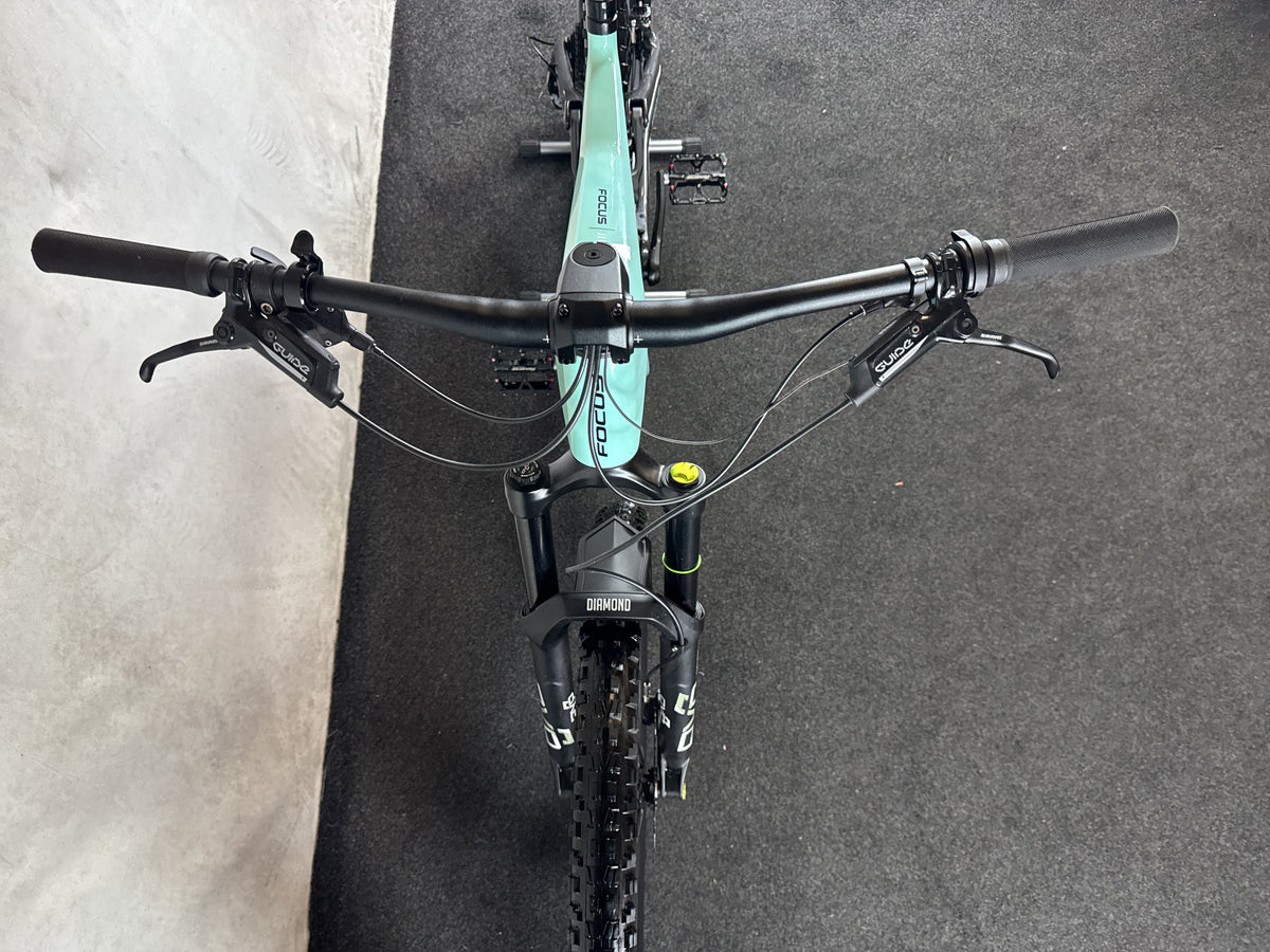 JAM² SL 8.7 gebraucht – Cockpit von vorne