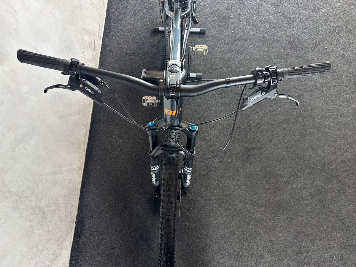 BH Bikes Core 29 Pro gebraucht – Cockpit von vorne