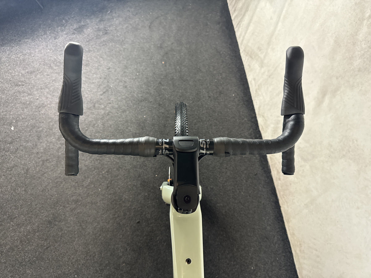 Focus Atlas 8.8 gebraucht – Cockpit aus Fahrersicht