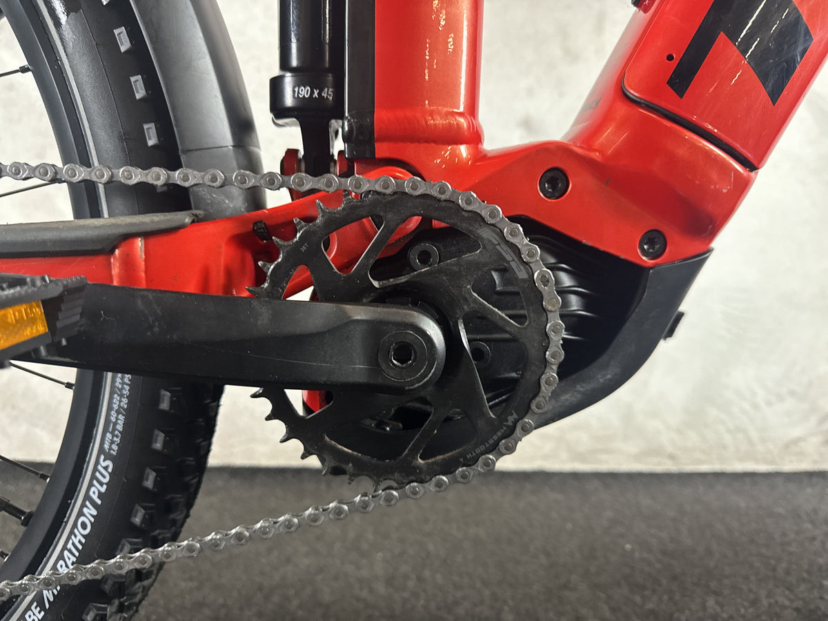 Trek Powerfly FS 4 Equipped gebraucht – Motor von rechts