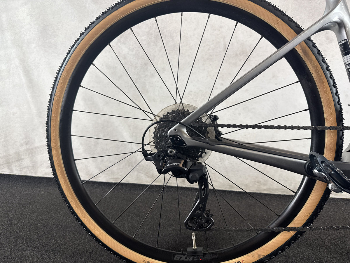 Cannondale Synapse Neo Allroad 2 gebraucht – Hinterradnabe und Schaltung