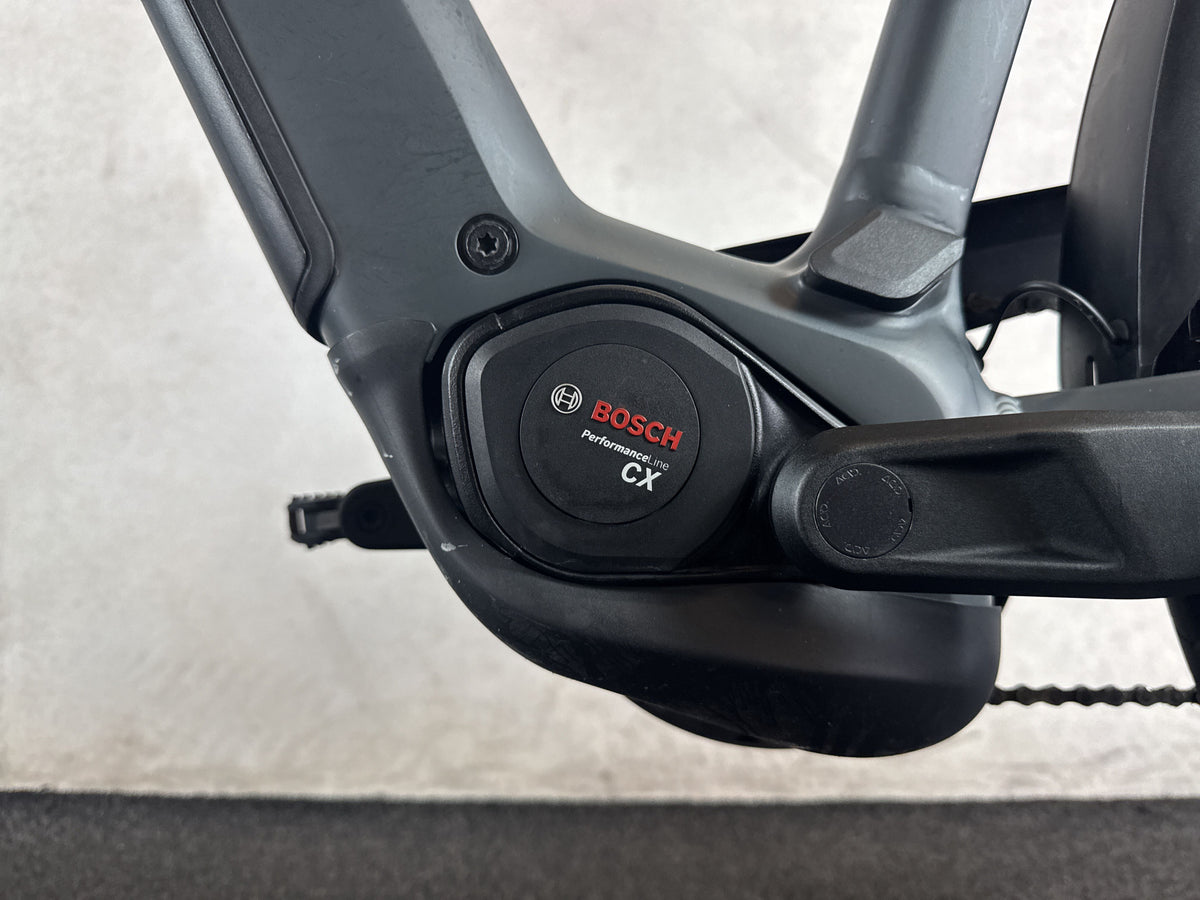 CUBE Kathmandu Hybrid ONE 800 gebraucht – Motor von links