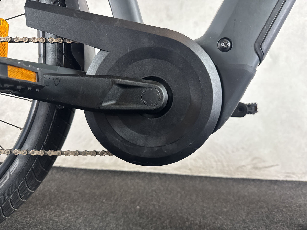 CUBE Kathmandu Hybrid ONE 800 gebraucht – Motor von rechts