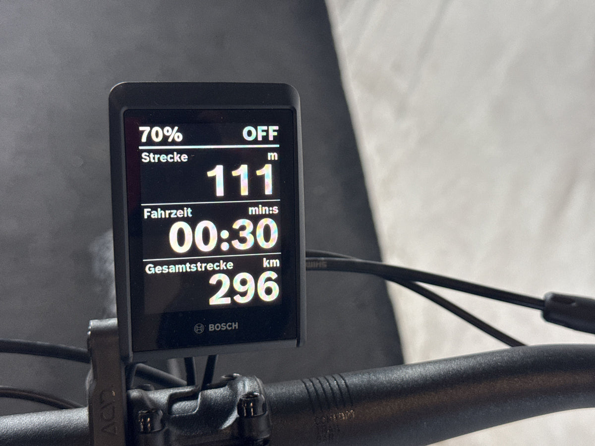CUBE Kathmandu Hybrid EXC 800 gebraucht – Display