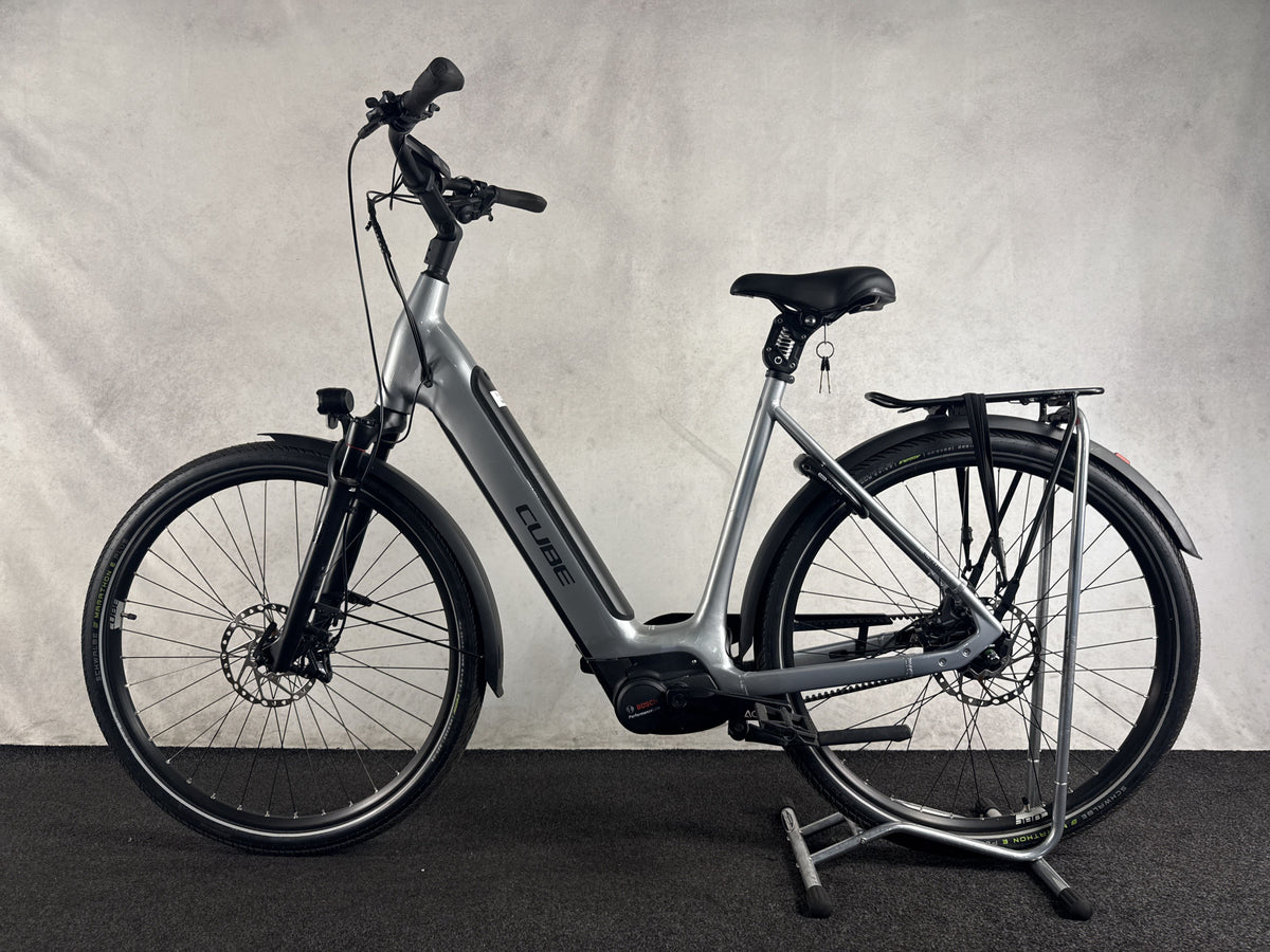 Cube Supreme Hybrid 625 gebraucht – Seitenansicht links