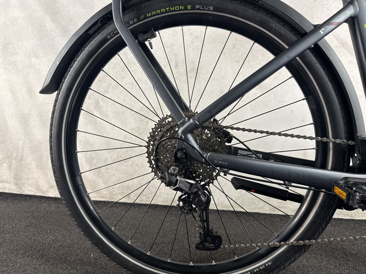 Cube Touring Hybrid Pro 625 gebraucht – Hinterradnabe und Schaltung
