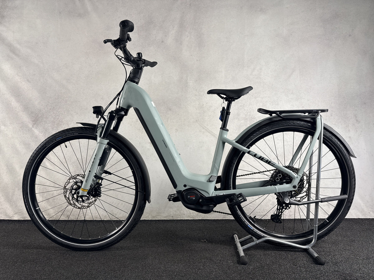 CUBE Kathmandu Hybrid EX 800 gebraucht – Seitenansicht links