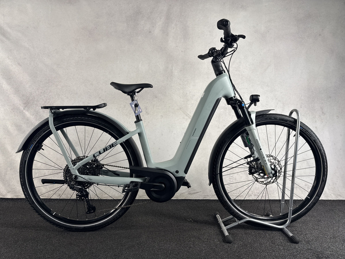 CUBE Kathmandu Hybrid EX 800 gebraucht – Seitenansicht rechts