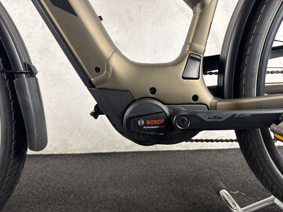 KTM Macina Tour P510 gebraucht – Motor von links