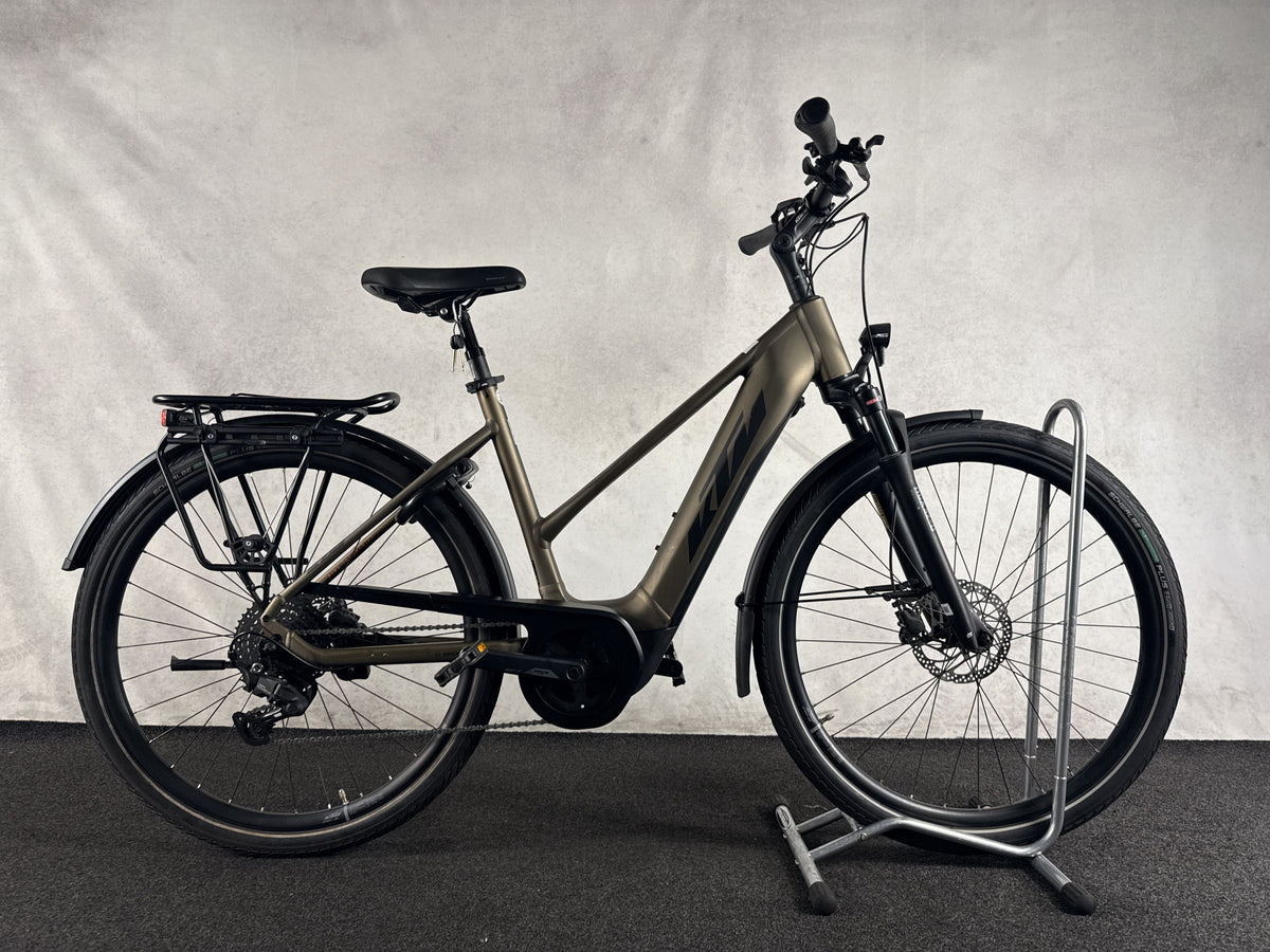 KTM Macina Tour P510 gebraucht – Seitenansicht rechts