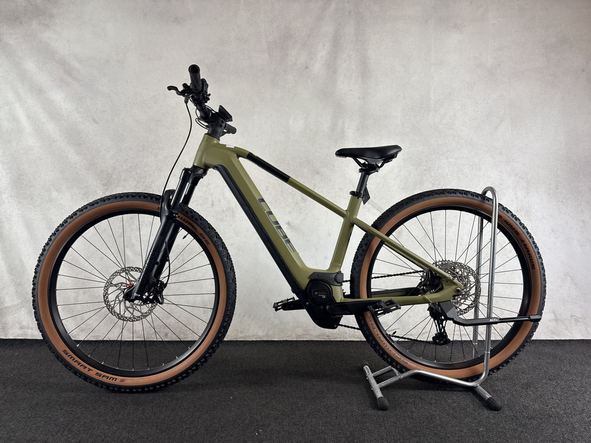 CUBE Reaction Hybrid Race 750 gebraucht – Seitenansicht links