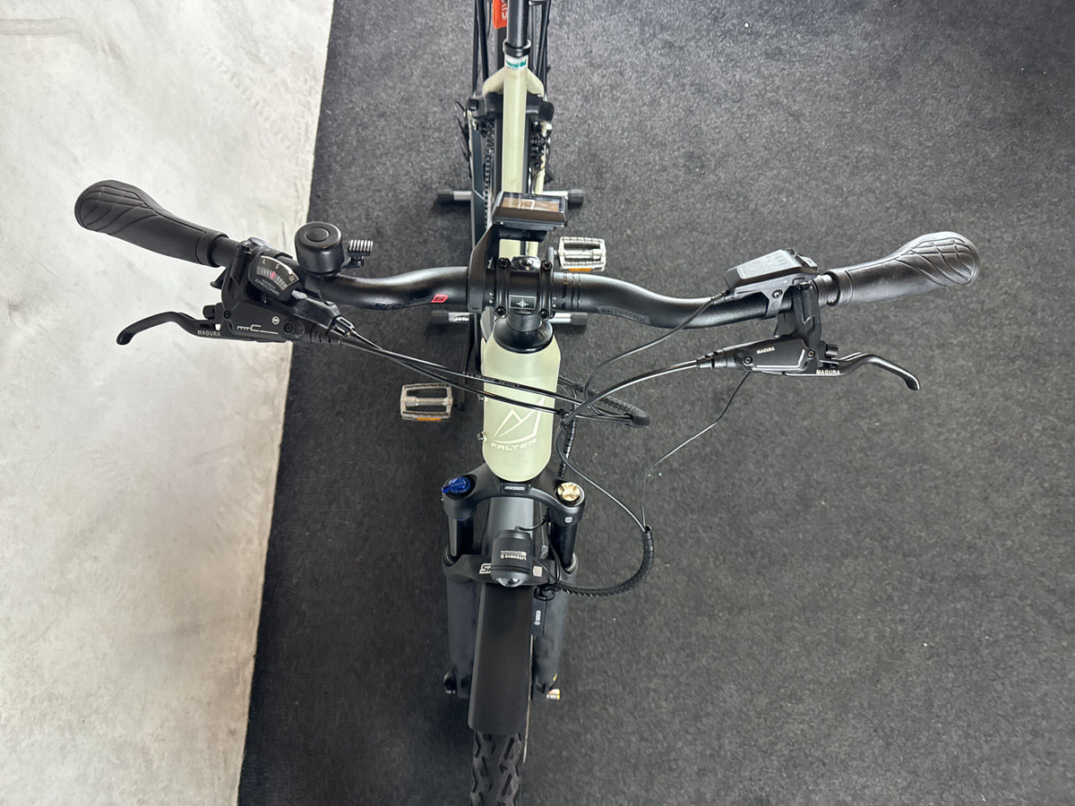 Falter E 9.8 KS Plus gebraucht – Cockpit von vorne