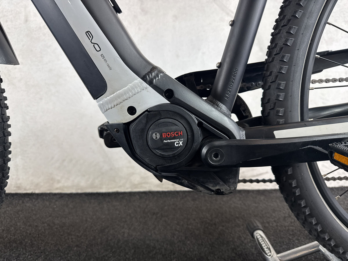 Pegasus Premio Evo 12 Lite Cross gebraucht – Motor von links