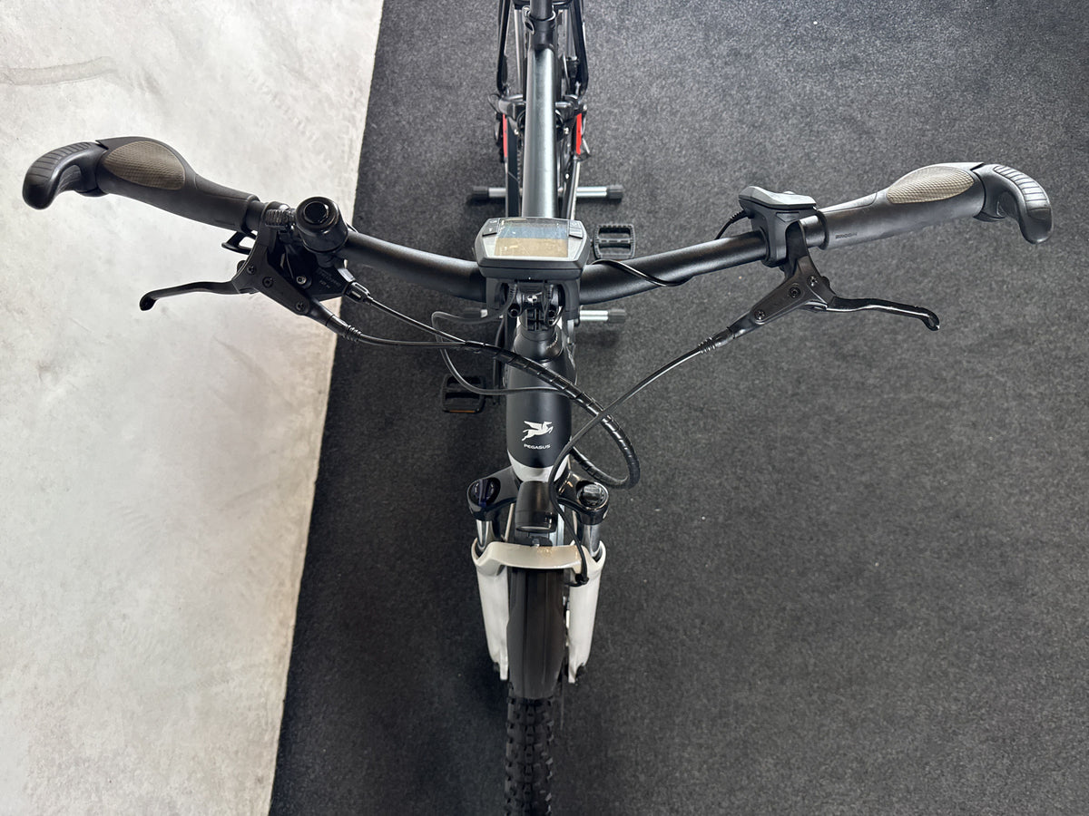 Pegasus Premio Evo 12 Lite Cross gebraucht – Cockpit von vorne