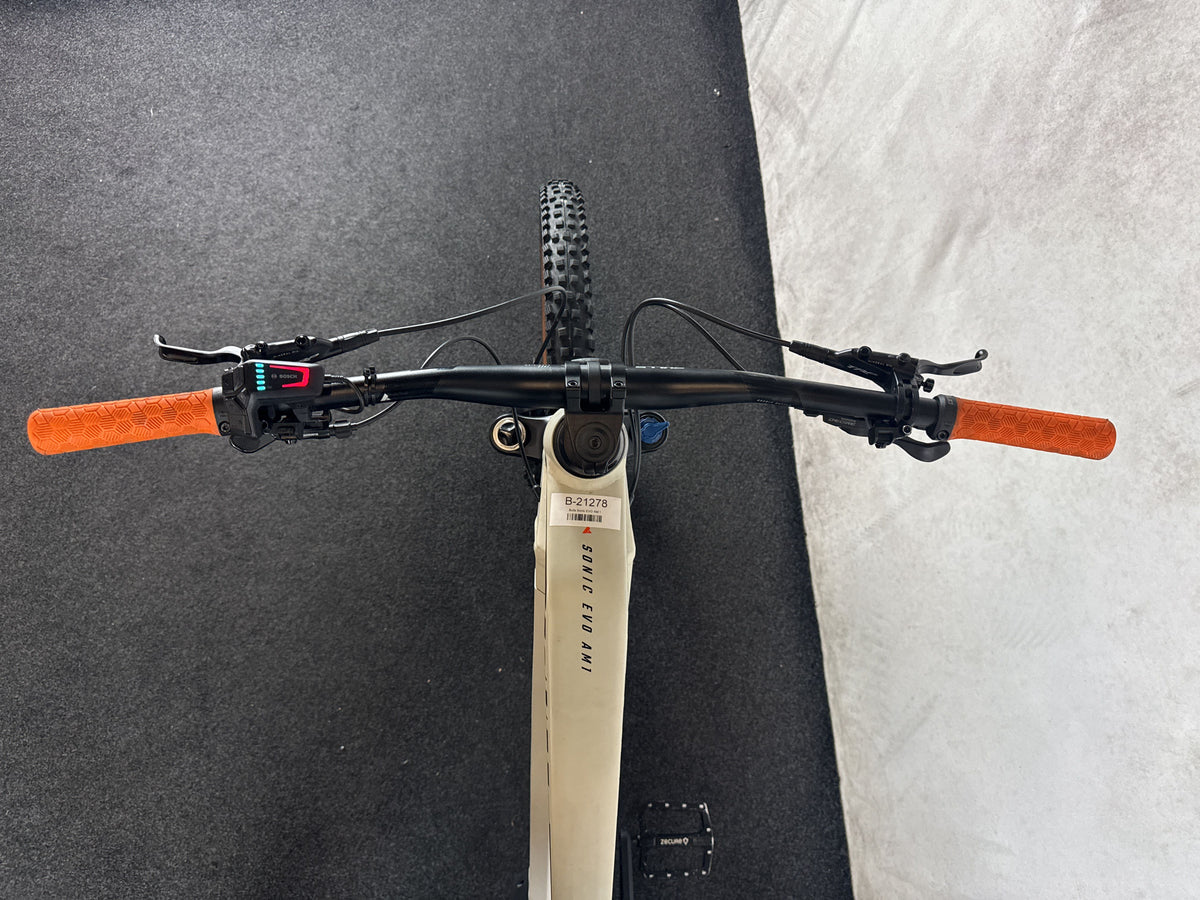 Bulls Sonic EVO AM 1 gebraucht – Cockpit aus Fahrersicht