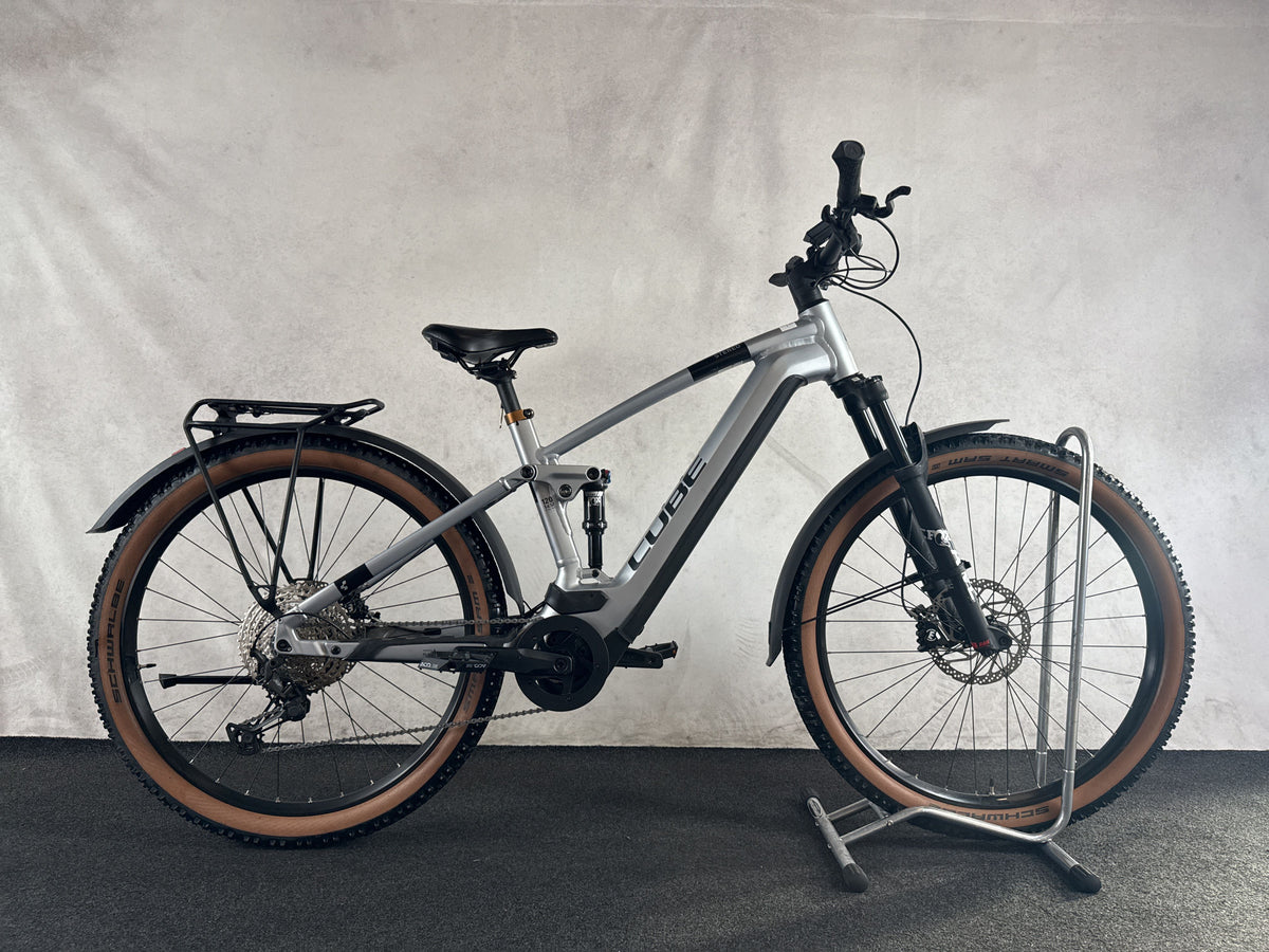 CUBE Stereo Hybrid 120 Race 750 gebraucht – Seitenansicht rechts
