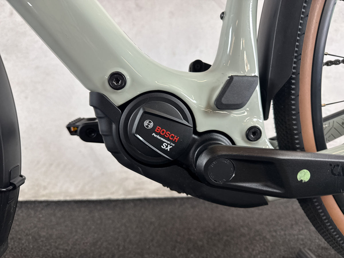 CUBE Nuroad Hybrid C:62 Race 400x FE gebraucht – Motor von links