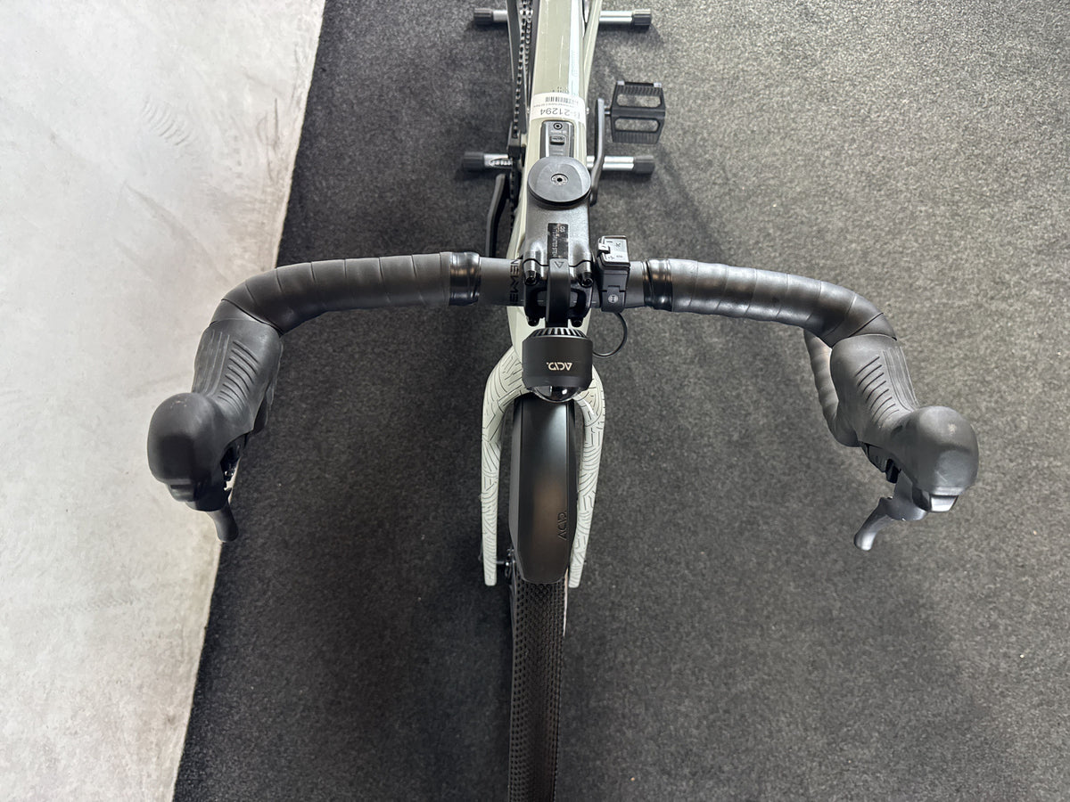 CUBE Nuroad Hybrid C:62 Race 400x FE gebraucht – Cockpit von vorne