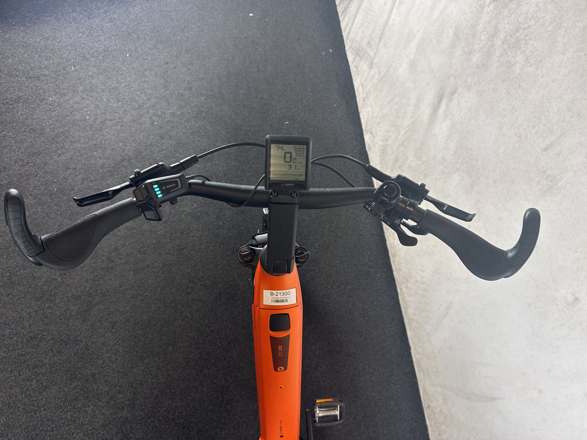 KTM Macina Ultimate Pro gebraucht – Cockpit aus Fahrersicht
