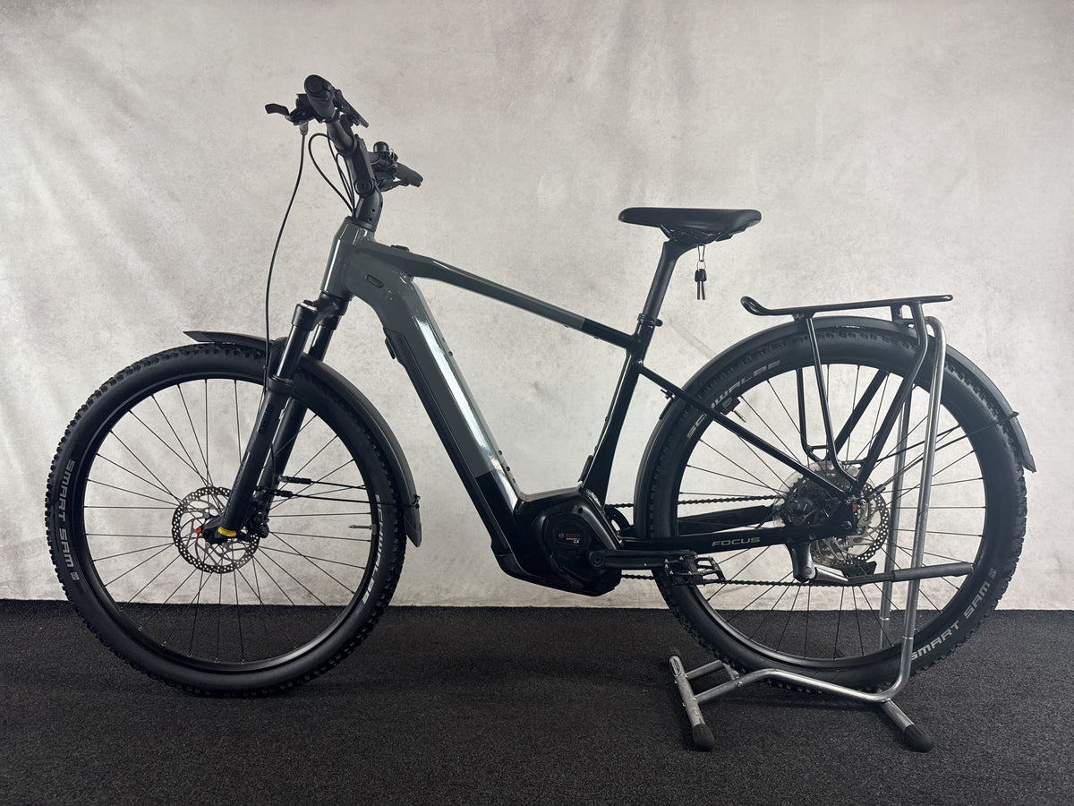 Focus Aventura² 6.8 gebraucht – Seitenansicht links