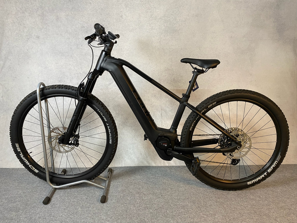Cube Reaction Hybrid SLX 750