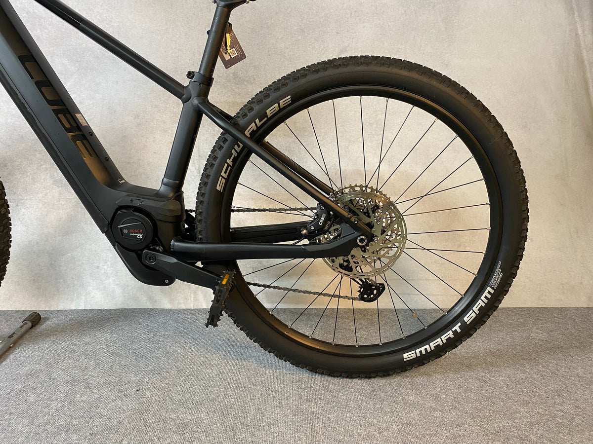 Cube Reaction Hybrid SLX 750