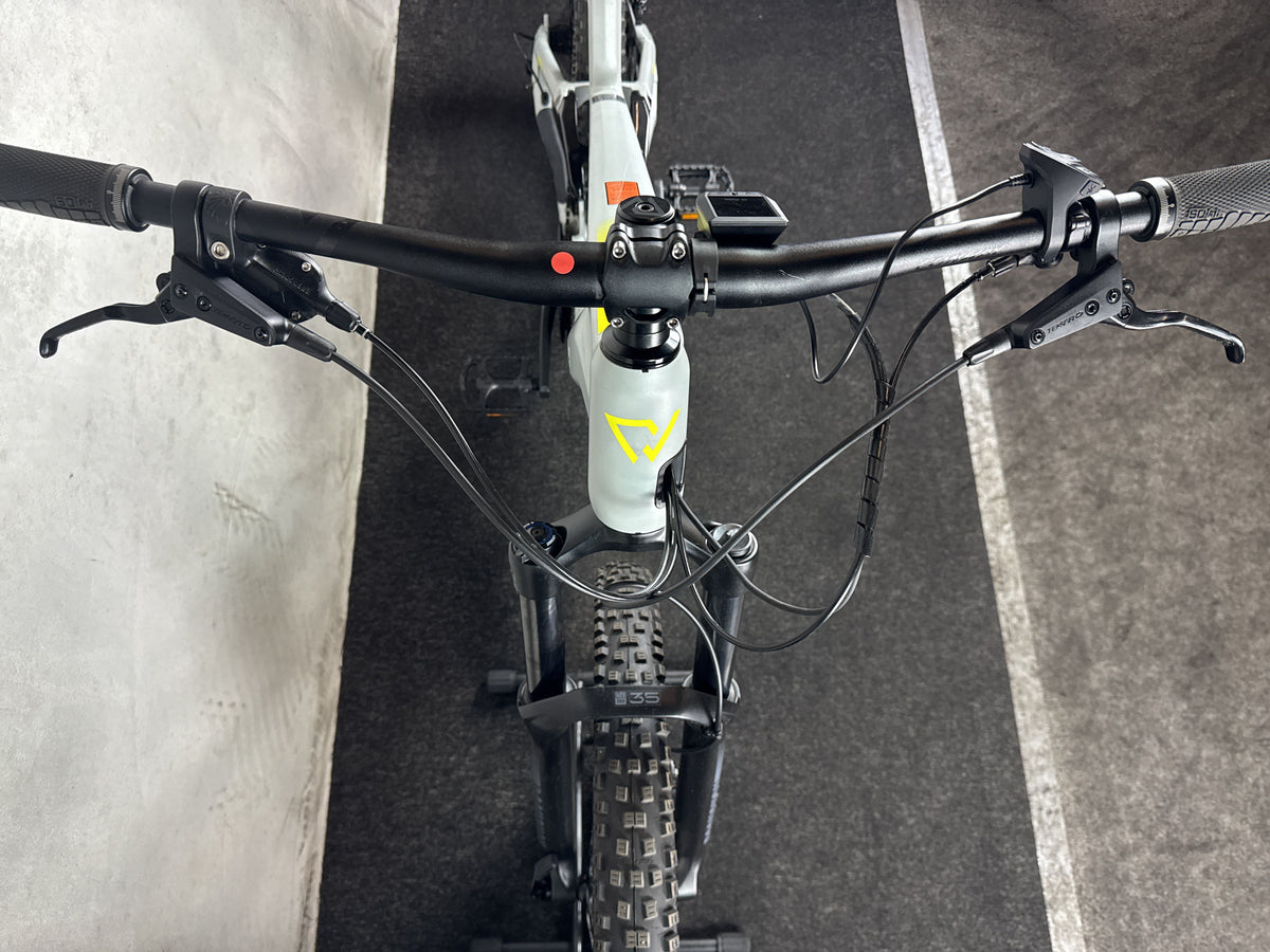 Bifoco — cockpit_von_vorne