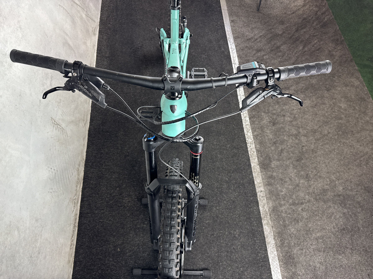 Bifoco — cockpit_von_vorne