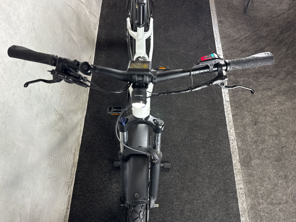 Bifoco — cockpit_von_vorne