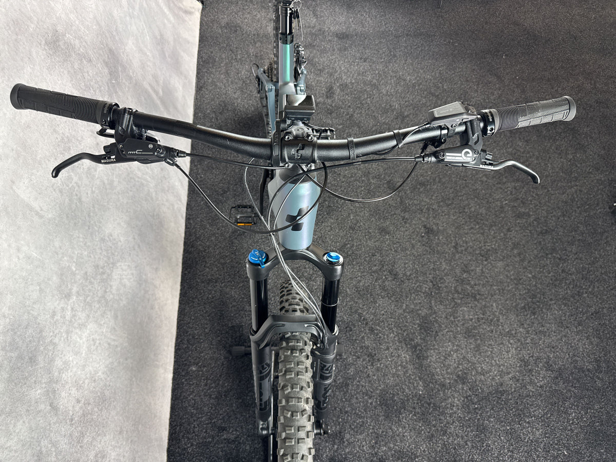 Bifoco — cockpit_von_vorne