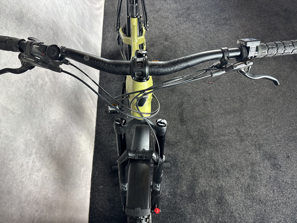 Bifoco — cockpit_von_vorne