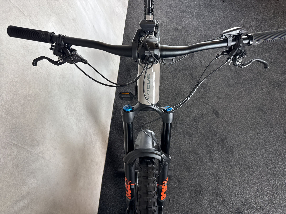Bifoco — cockpit_von_vorne