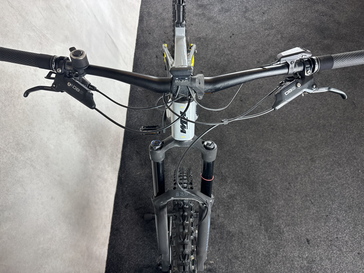 Bifoco — cockpit_von_vorne