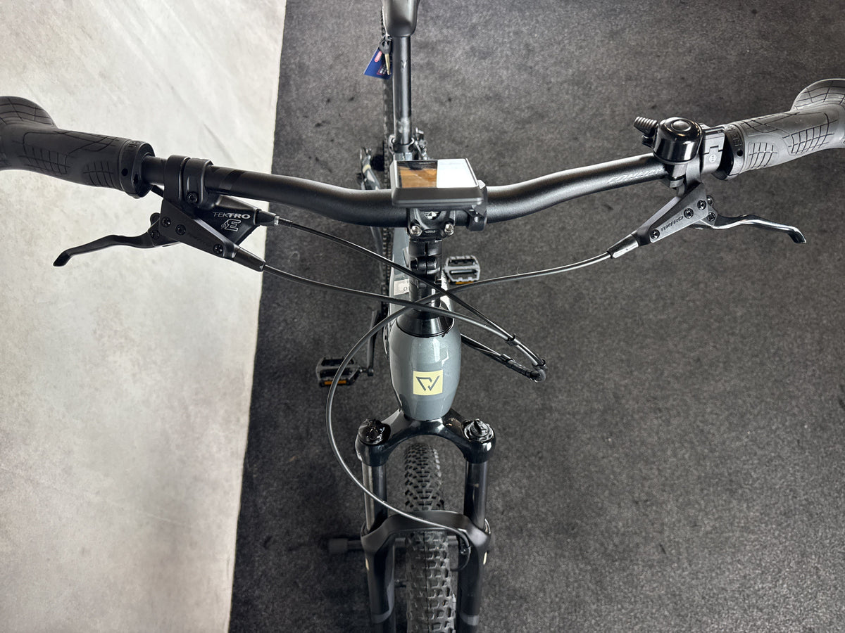 Bifoco — cockpit_von_vorne