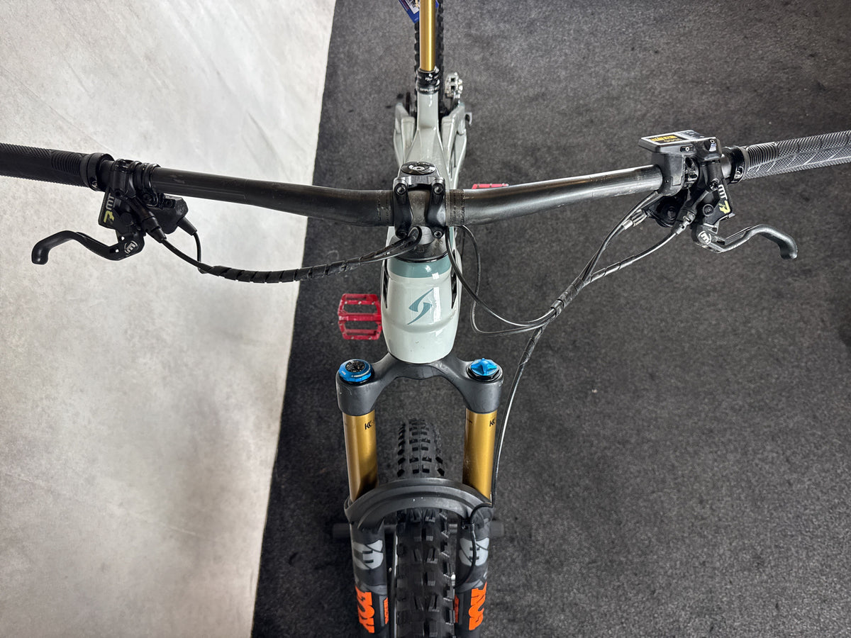 Bifoco — cockpit_von_vorne