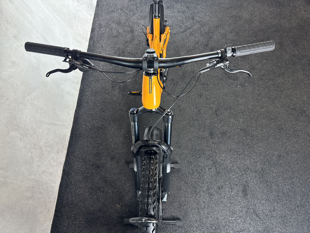 Bifoco — cockpit_von_vorne