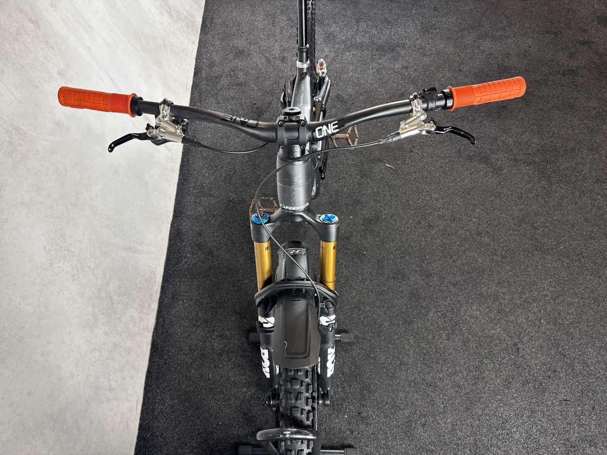 Bifoco — cockpit_von_vorne