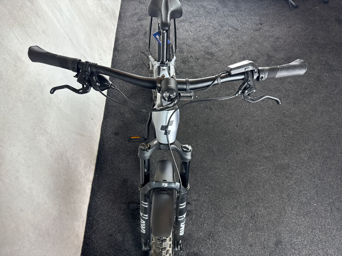 Bifoco — cockpit_von_vorne