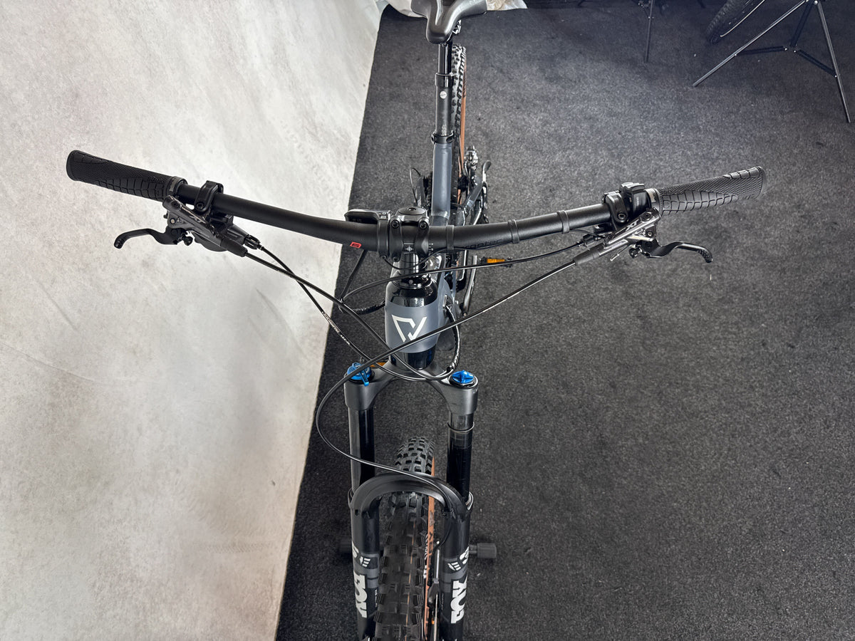 Bifoco — cockpit_von_vorne