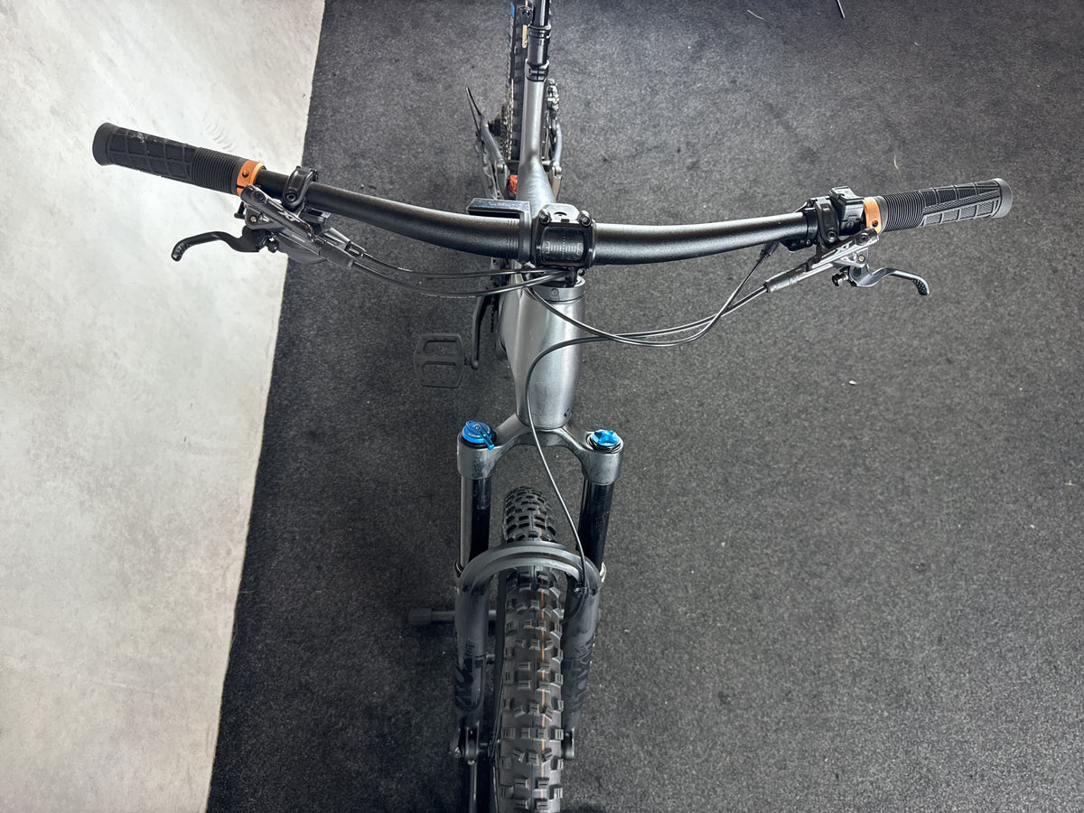 Bifoco — cockpit_von_vorne