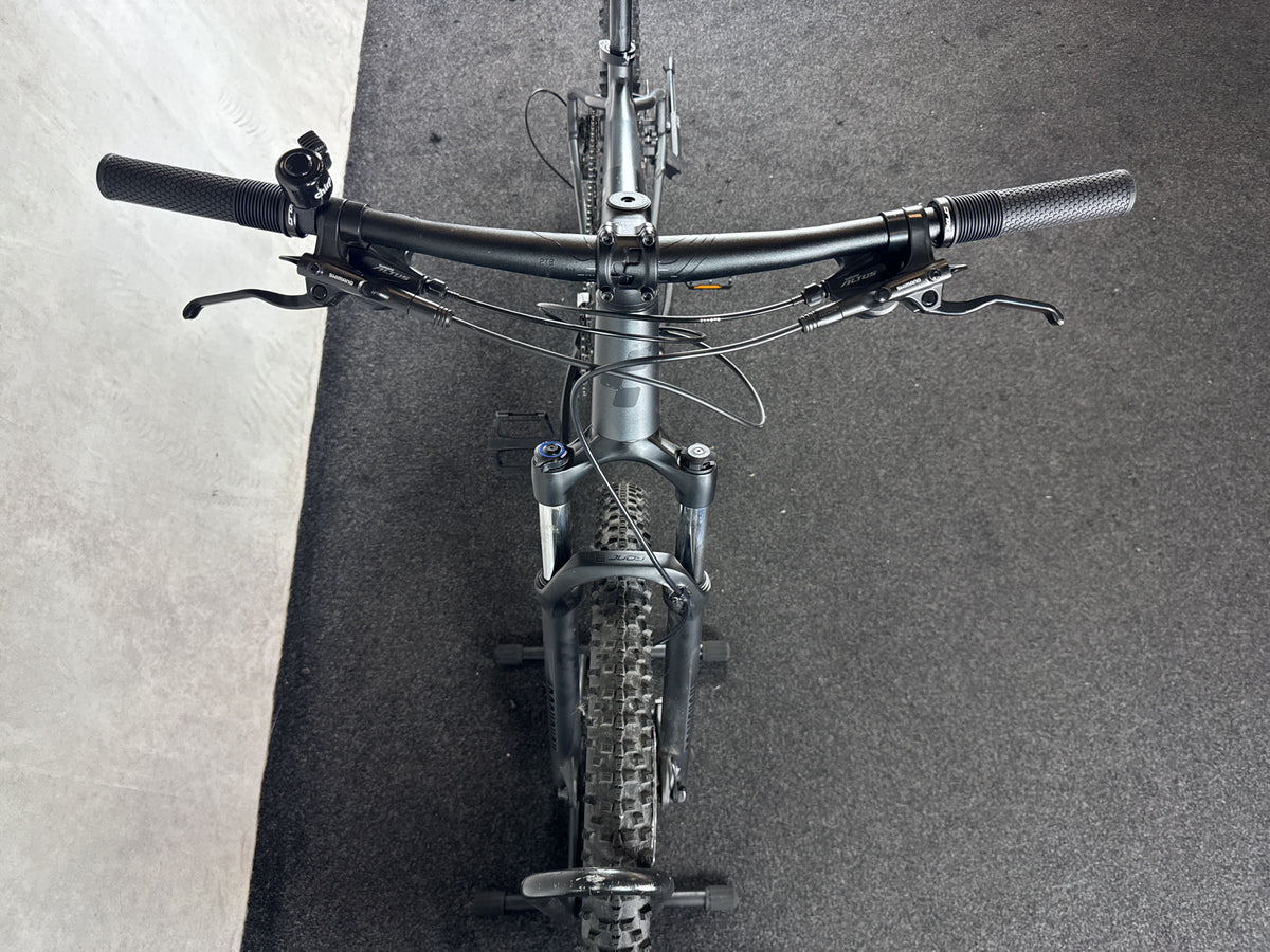 Bifoco — cockpit_von_vorne