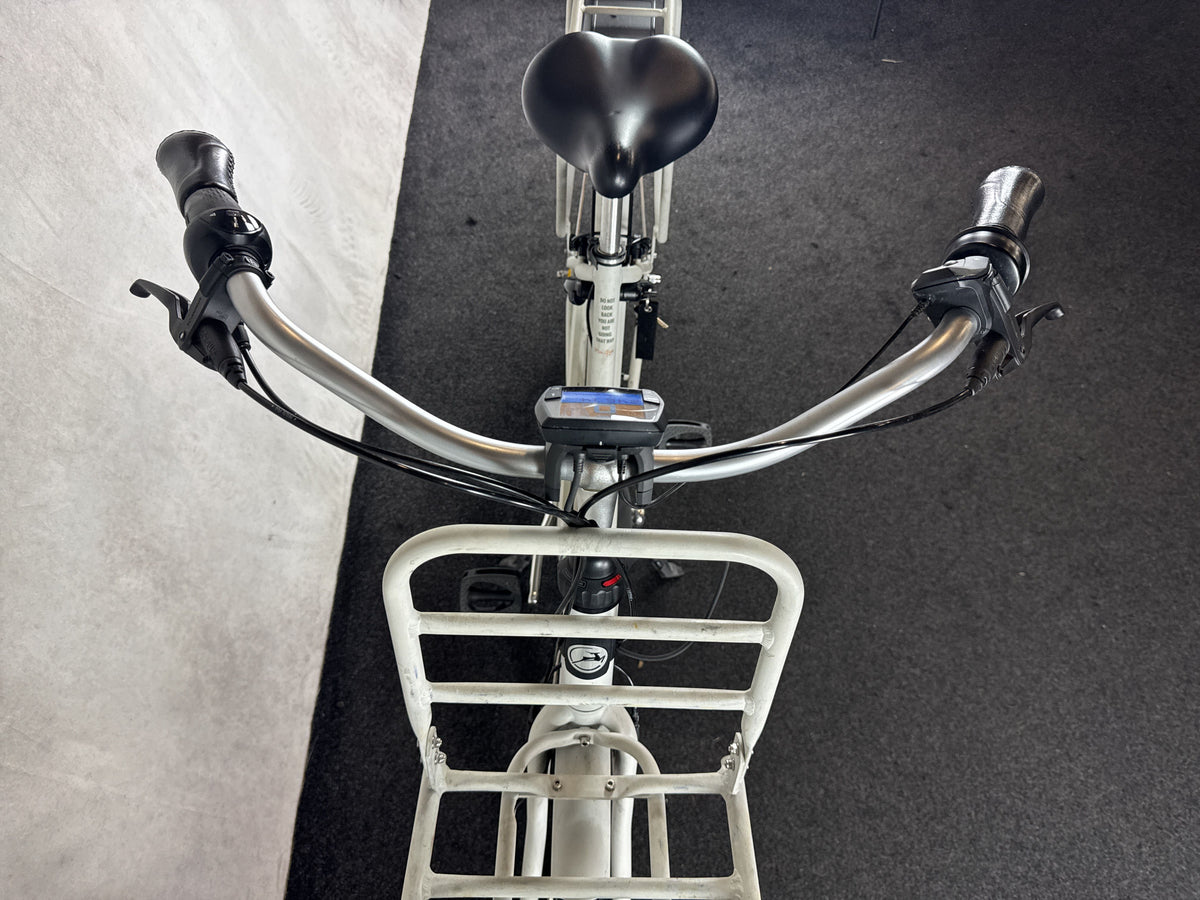 Bifoco — cockpit_von_vorne