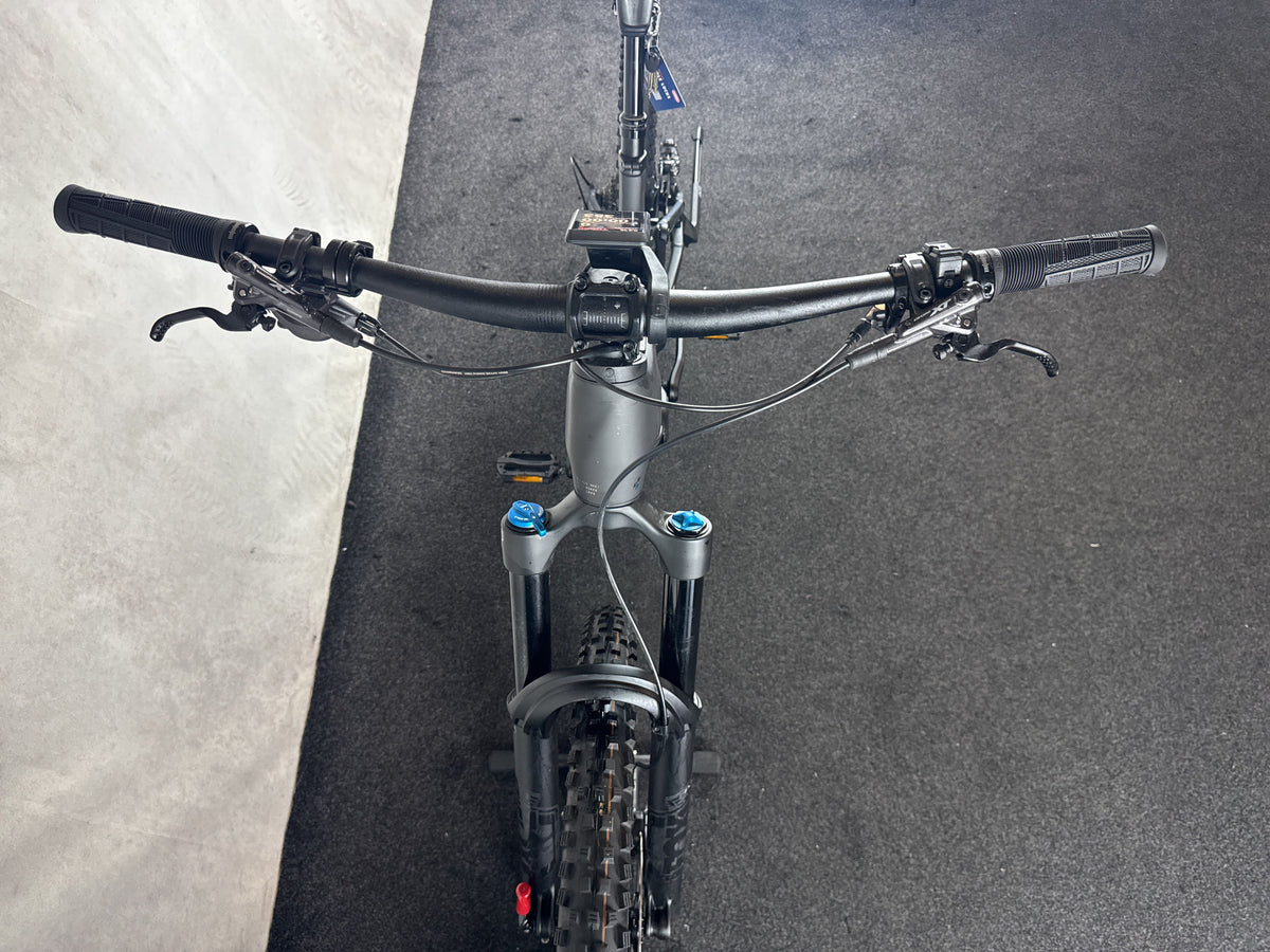 Bifoco — cockpit_von_vorne