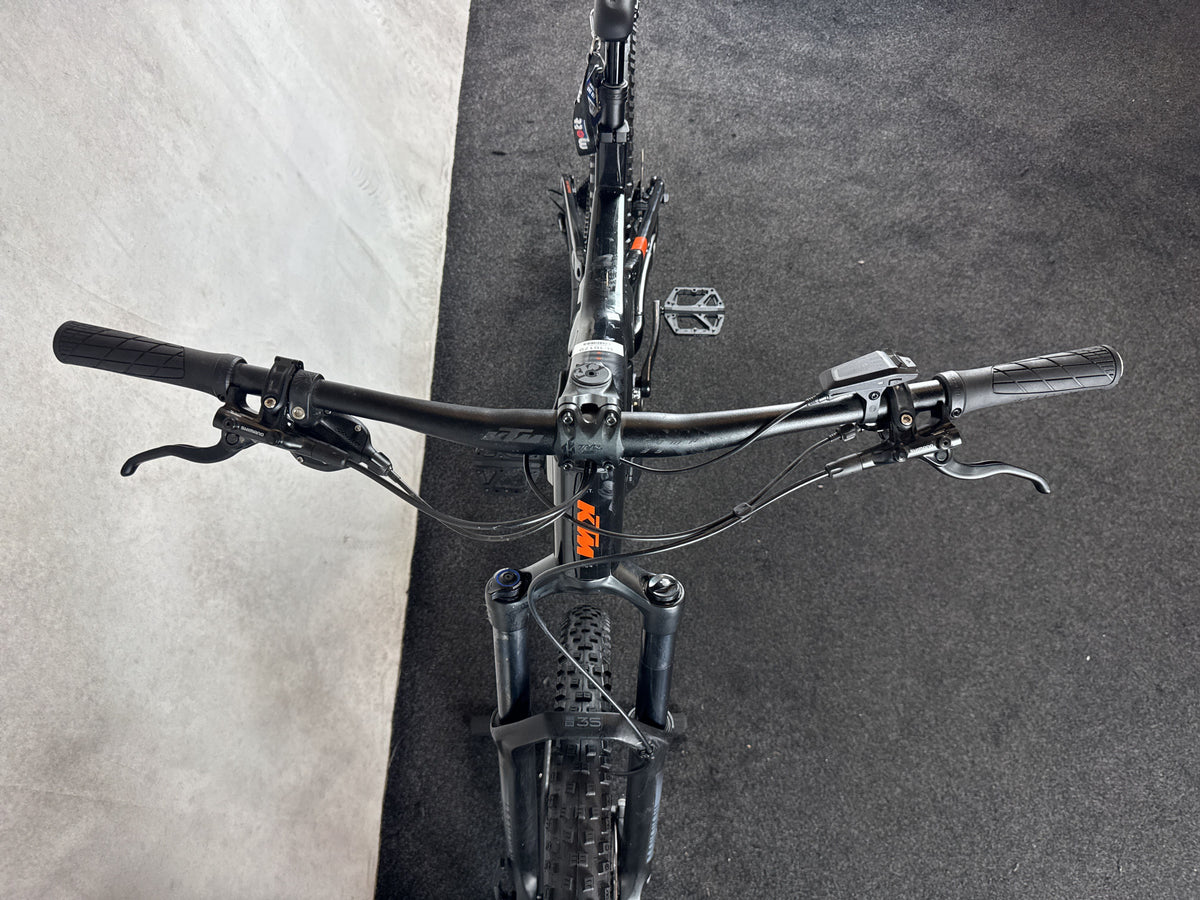 Bifoco — cockpit_von_vorne
