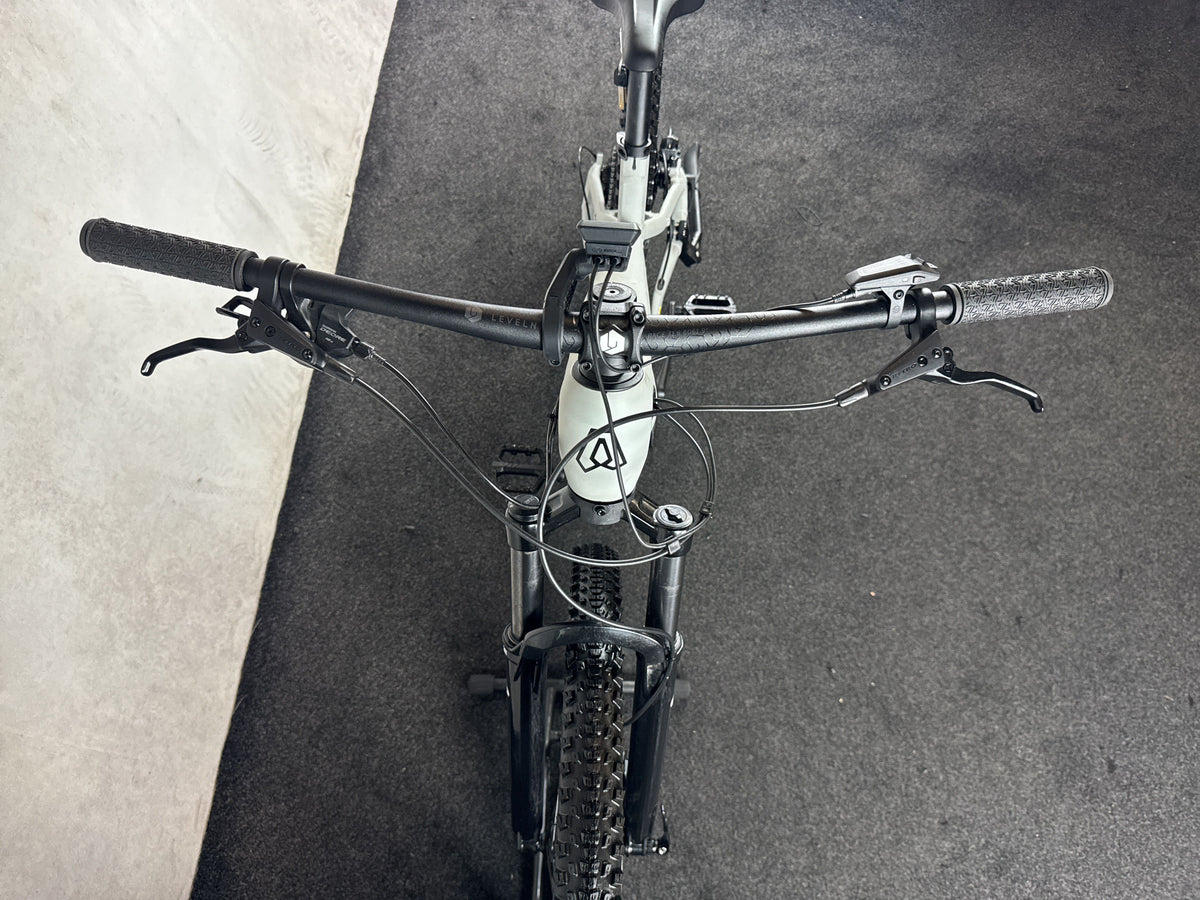Bifoco — cockpit_von_vorne